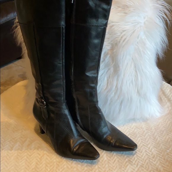 Circa Joan and David Boots - Picture 2 of 5